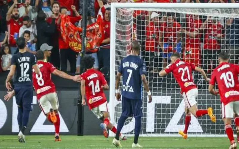 نجم الأهلي السابق يقبل عرض بيراميدز.. قرار إسباني يحسم الصفقة